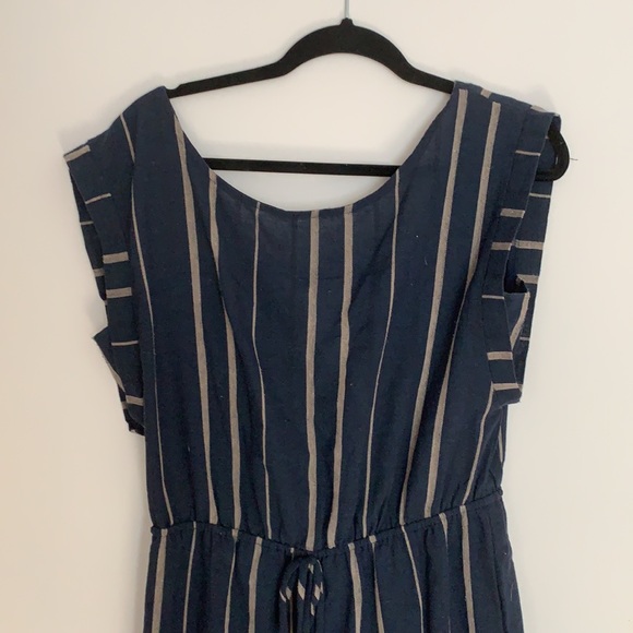 Universal thread linen jumpsuit - Picture 2 of 3